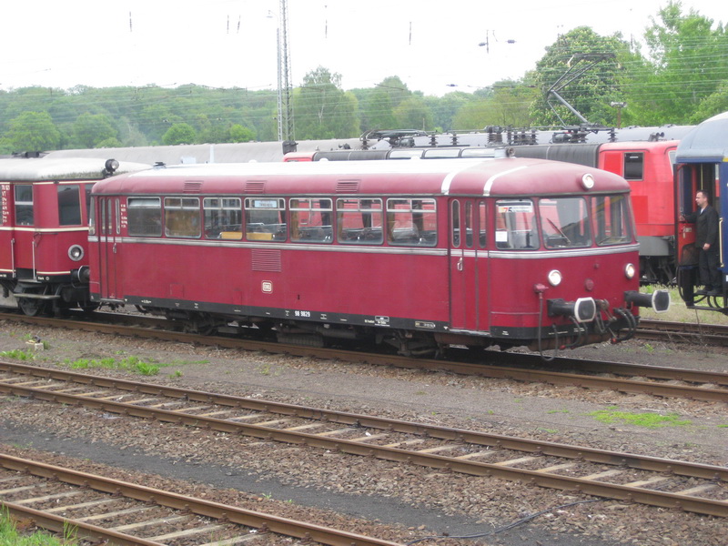 Retter der Nebenbahn, Schienenbus VT 98