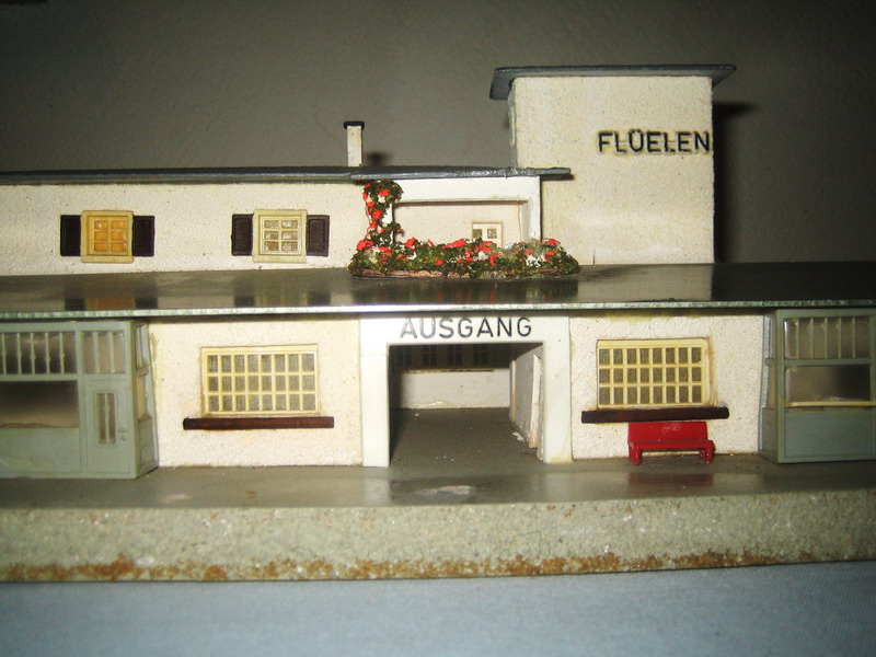 Faller Bahnhof Flüelen 111